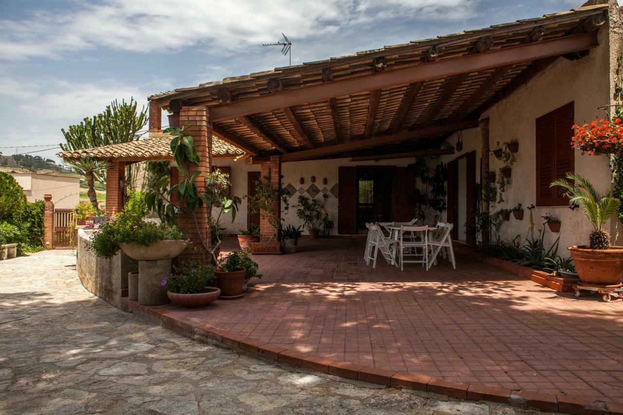 Sogno Siciliano Turismo Rurale Guest House เอริเช ภายนอก รูปภาพ