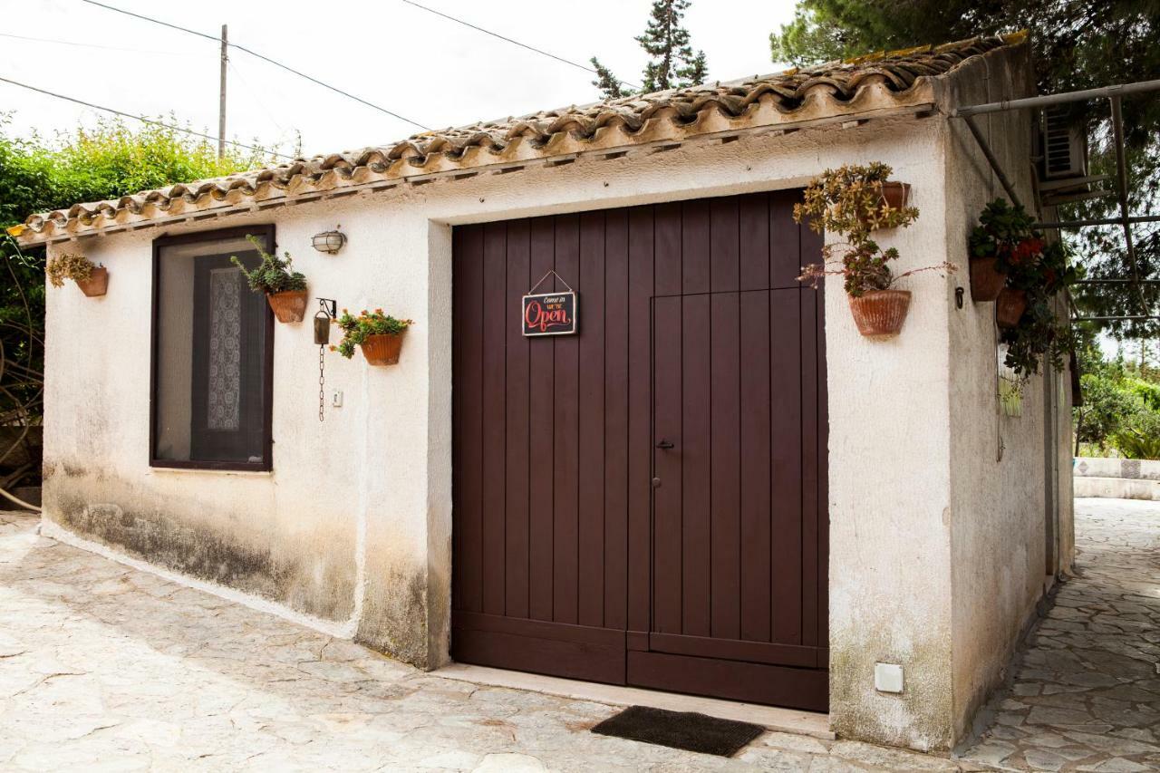 Sogno Siciliano Turismo Rurale Guest House เอริเช ภายนอก รูปภาพ