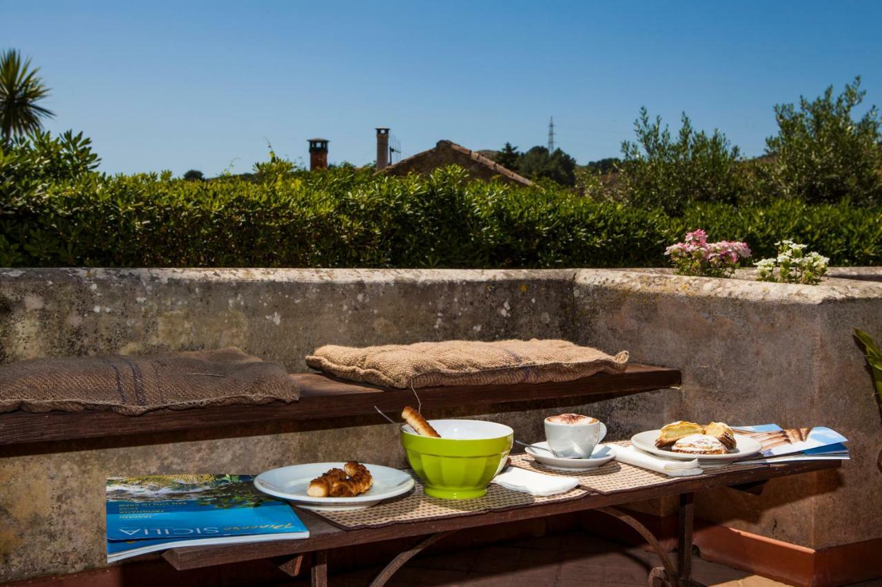 Sogno Siciliano Turismo Rurale Guest House เอริเช ภายนอก รูปภาพ