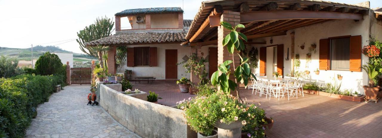 Sogno Siciliano Turismo Rurale Guest House เอริเช ภายนอก รูปภาพ