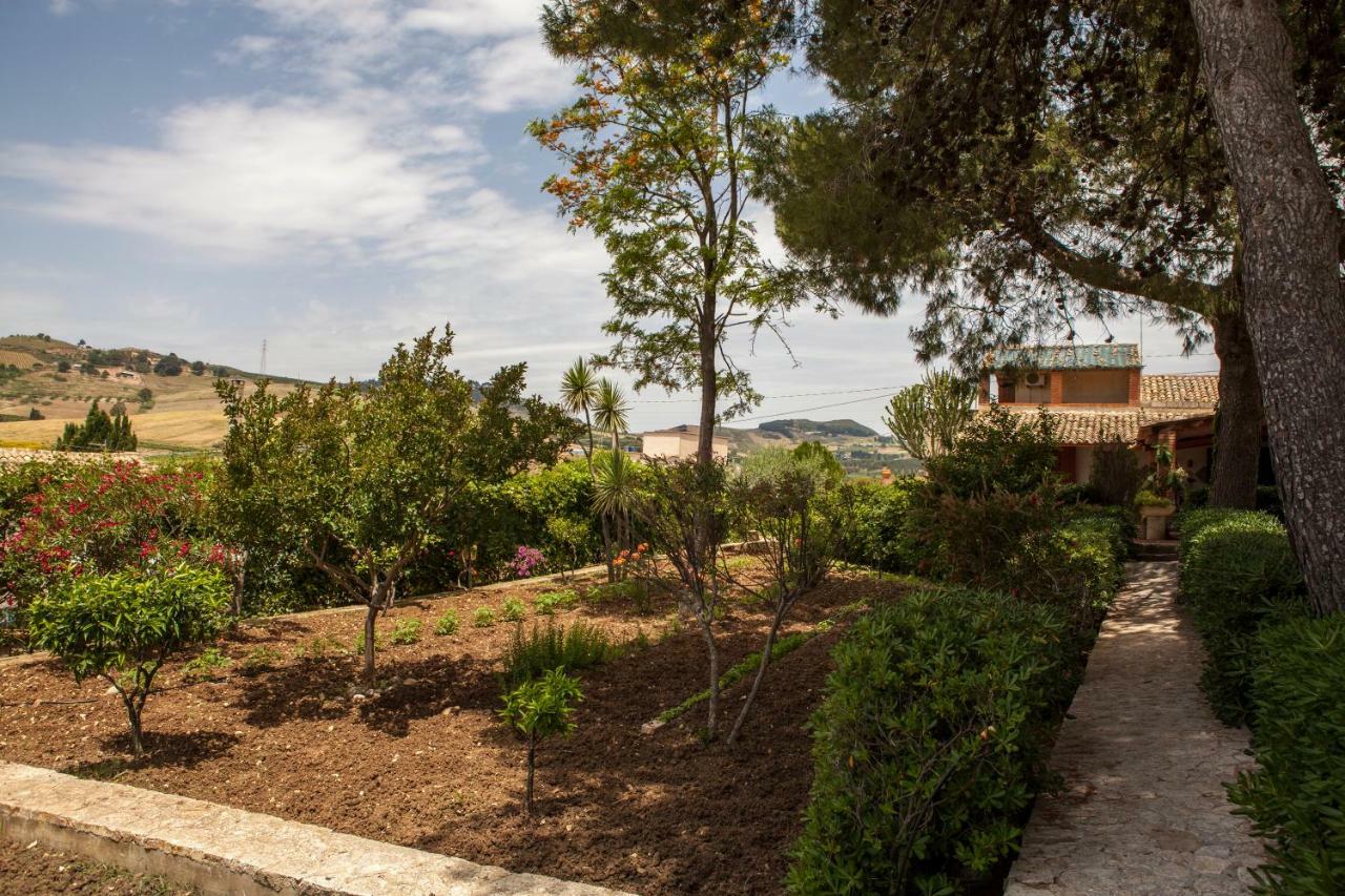 Sogno Siciliano Turismo Rurale Guest House เอริเช ภายนอก รูปภาพ
