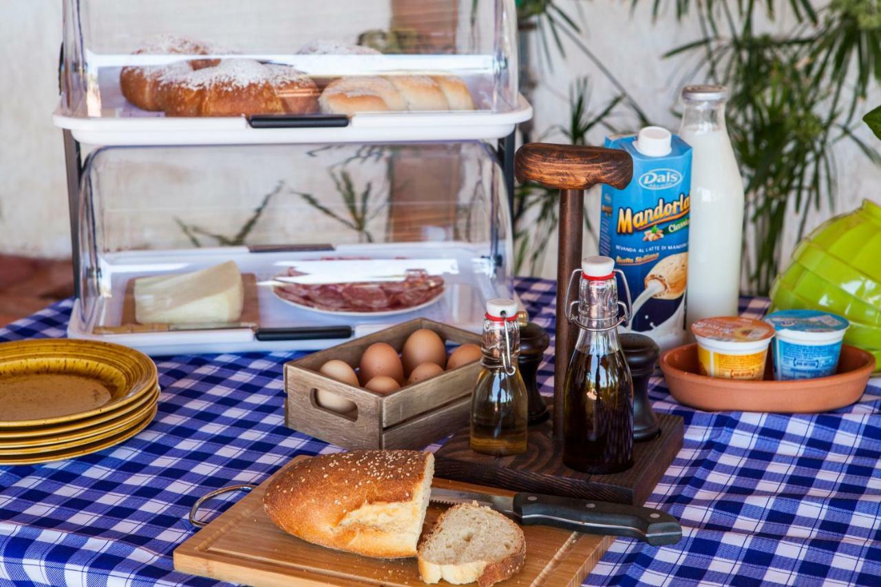Sogno Siciliano Turismo Rurale Guest House เอริเช ภายนอก รูปภาพ