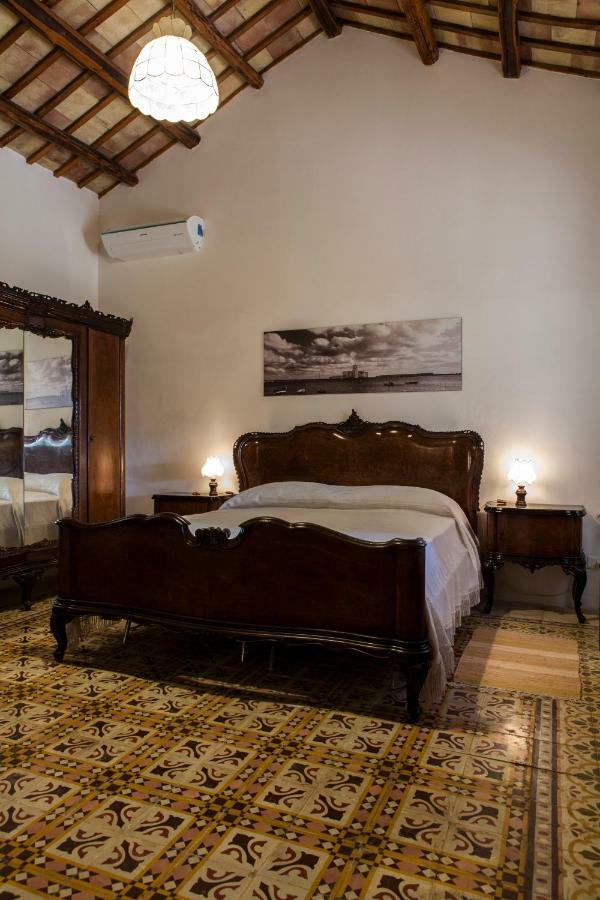 Sogno Siciliano Turismo Rurale Guest House เอริเช ภายนอก รูปภาพ
