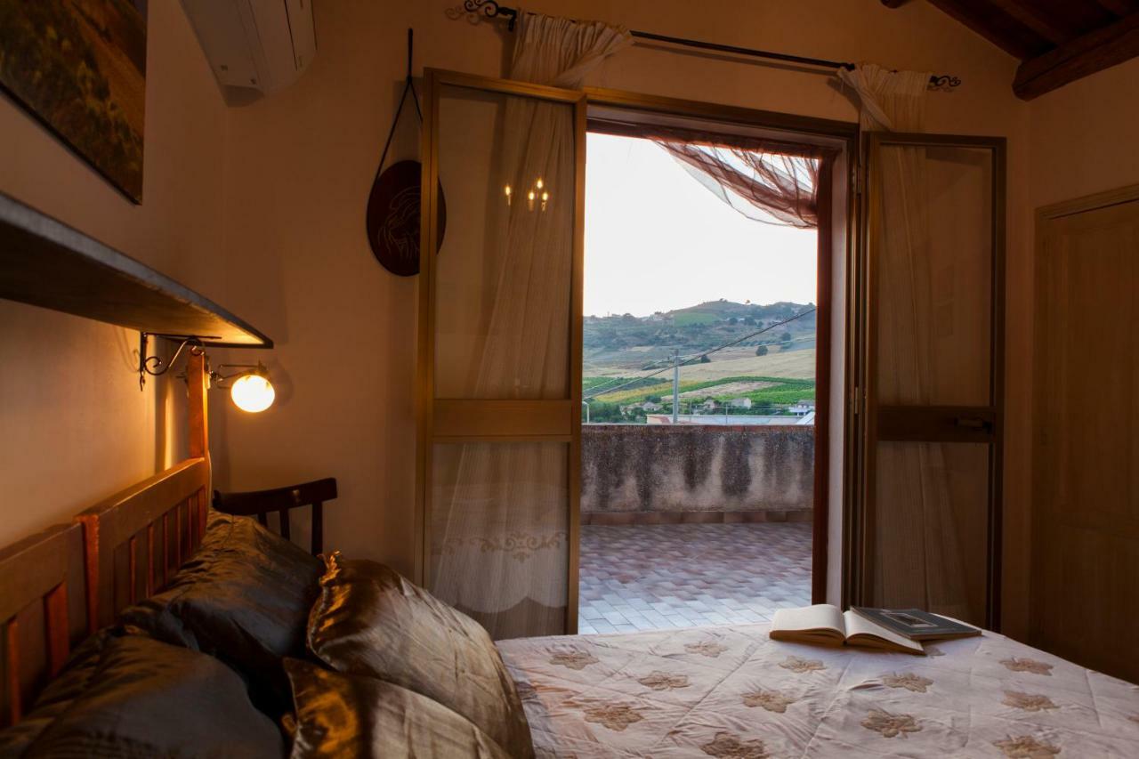 Sogno Siciliano Turismo Rurale Guest House เอริเช ภายนอก รูปภาพ
